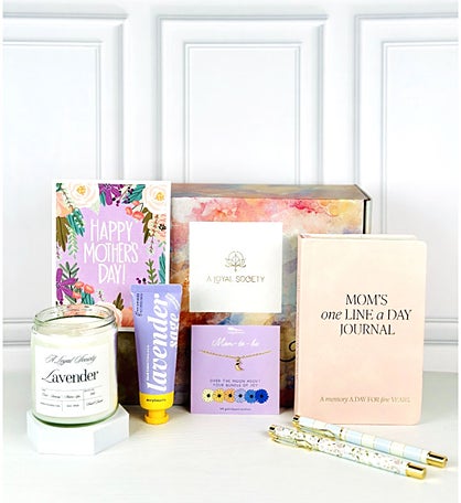 Amazing Mom To Be, First Mother's Day Gift Box
