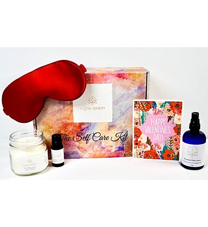 Dream Queen Valentine's Day Spa Gift Box, Red Mask