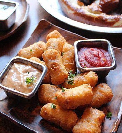 Kick Axe Date Night With Wine And Appetizers For Two - Philadelphia