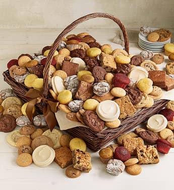 Mrs Beasleys Classic Basket