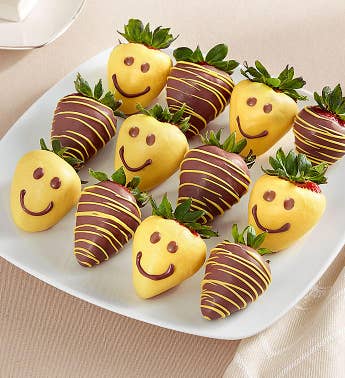 Strawberry Smiles Dipped Strawberries