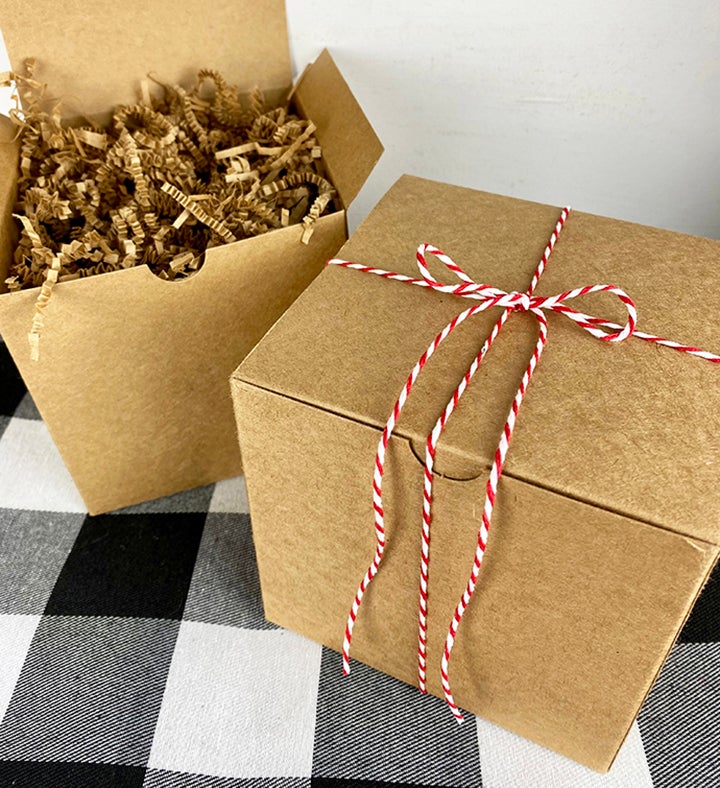 20oz Valentine Candle With Small Flowers