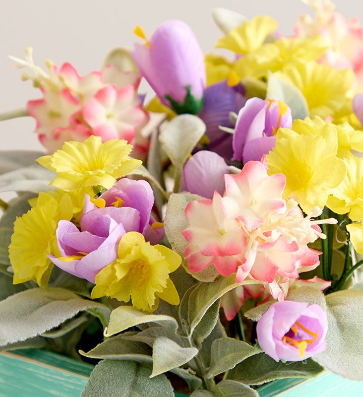 Curious Cottontail Centerpiece