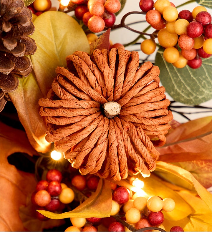 Maple Pumpkin Wreath with Lights