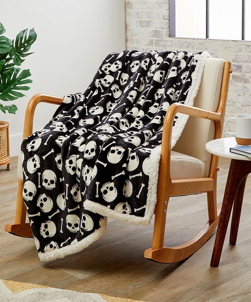 Halloween Throw hotsell Blanket & B&BW Wallflower