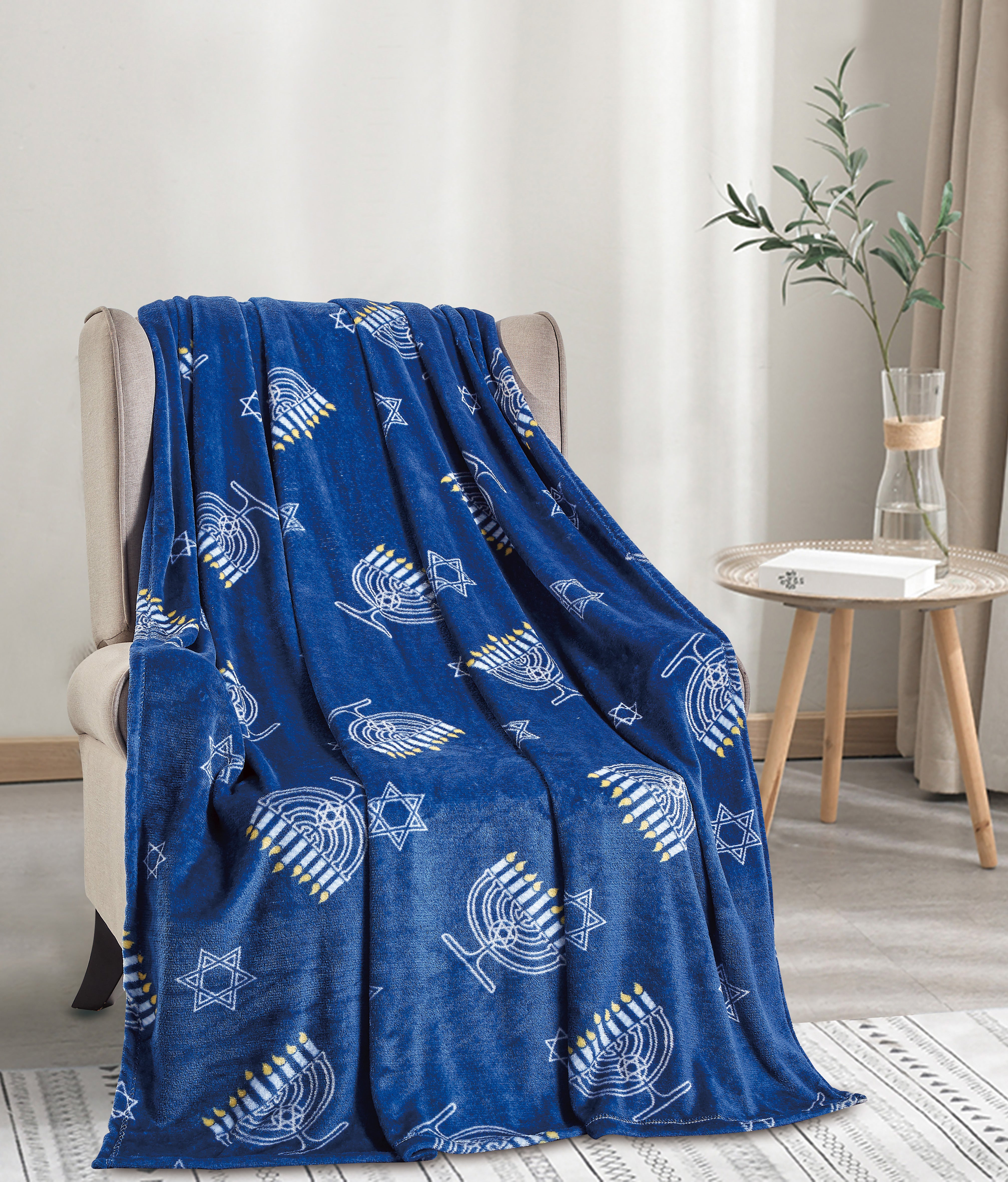 Maccabbee Microplush Holiday Throw Blanket  60" X 50"    Hanukkah Menorah
