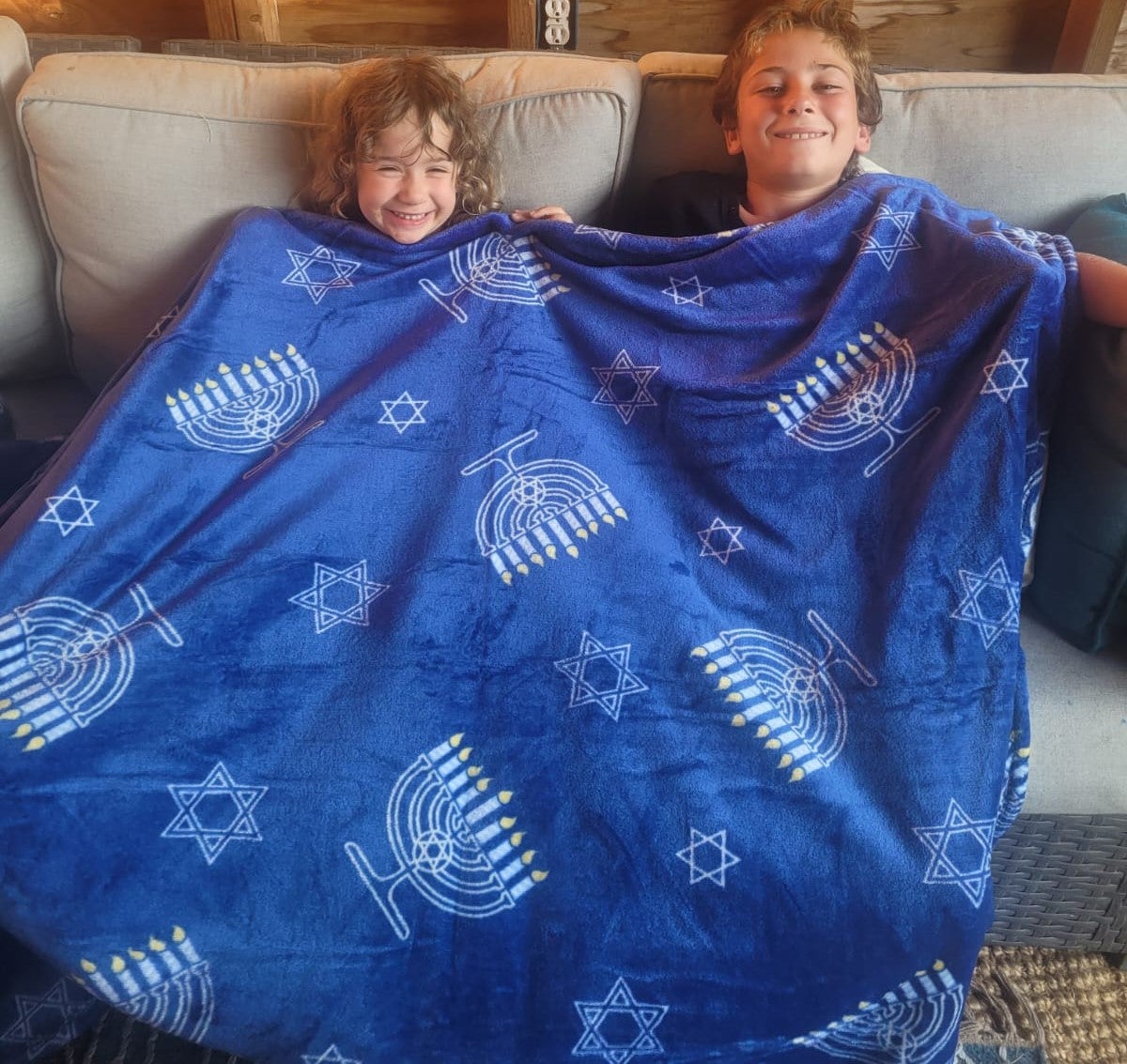 Maccabbee Microplush Holiday Throw Blanket  60" X 50"    Hanukkah Menorah