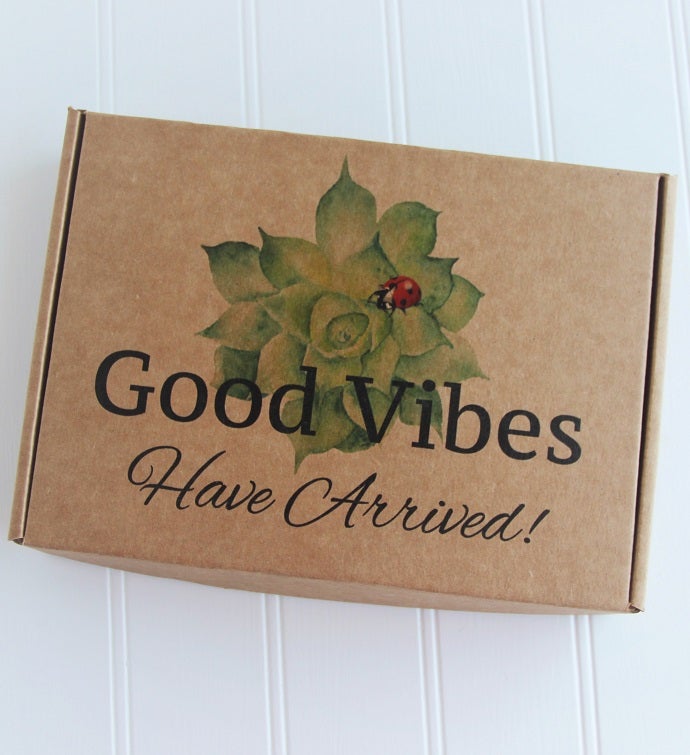 Feathers Good Vibes Women's Gift Box