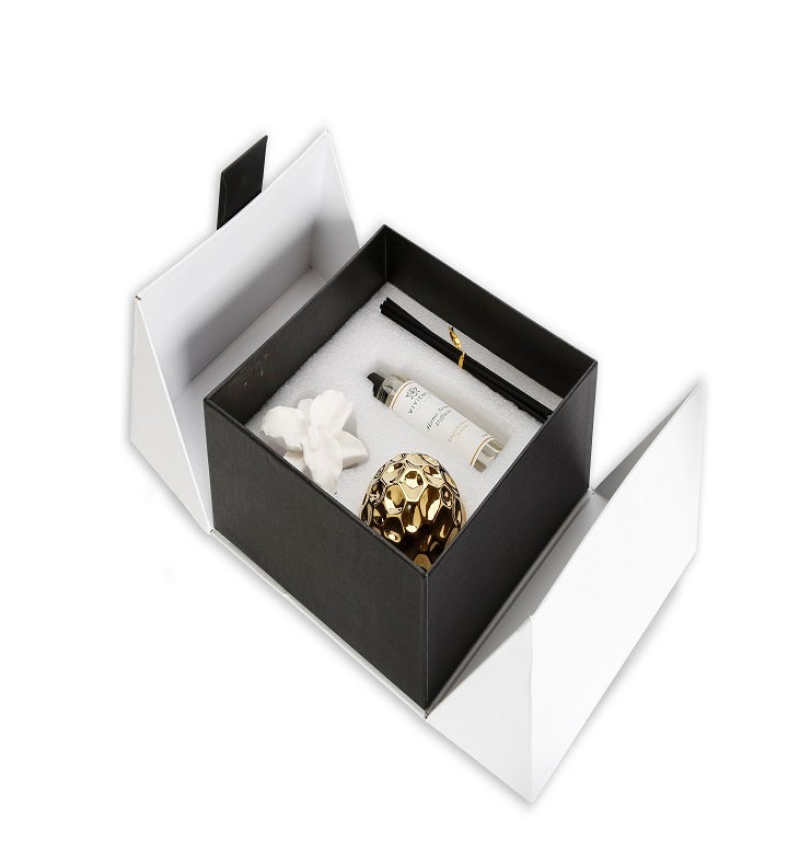 Hammered Gold Sphere Shaped Diffuser English Pear And Freesia Aroma