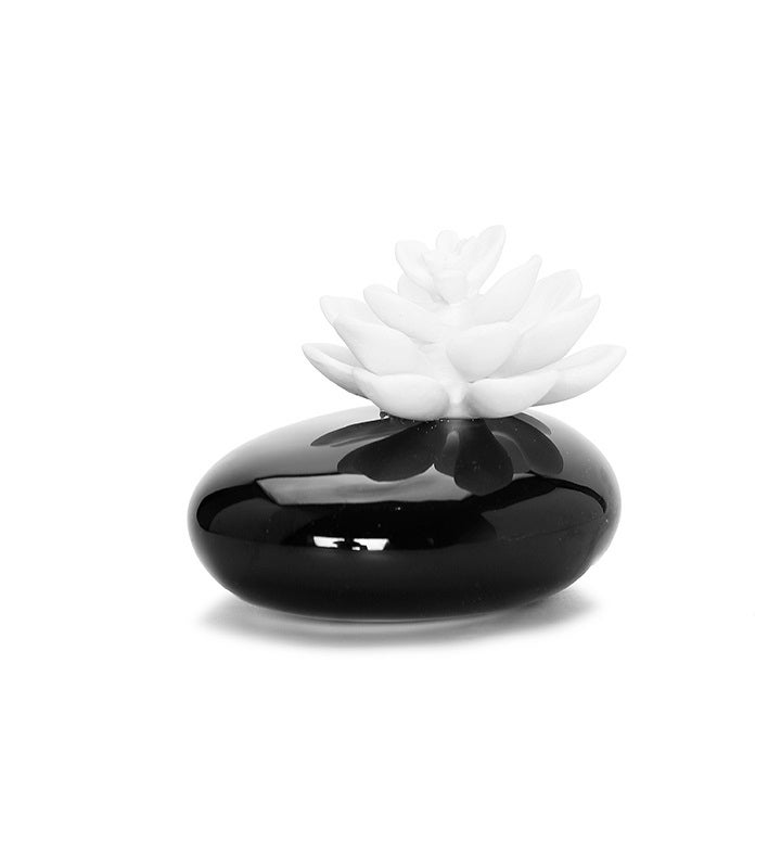 Black Diffuser With White Dimensional Flower Iris And Rose