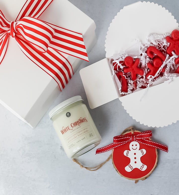 【SHEGAIA】Christmas Limited Edition 美白セット White Christmas Gift Set | 1800Flowers.com