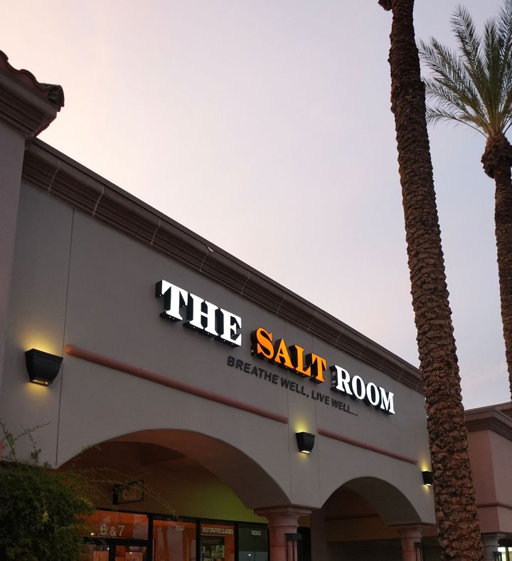 Couples Massage & Halotherapy Session With Free Salt Lamp Gift - Nevada