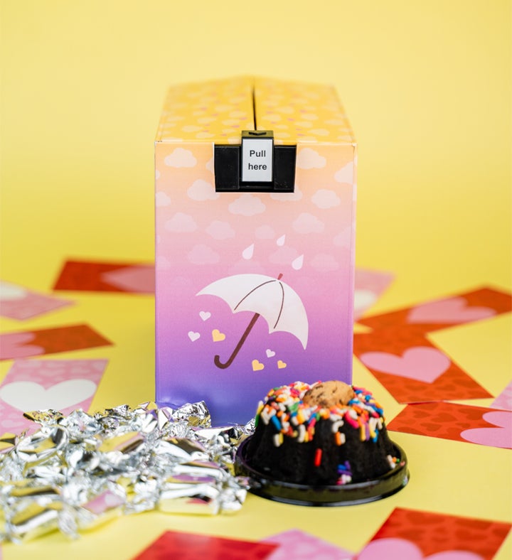 Dreamy Anniversary Surprise Gift With Cake
