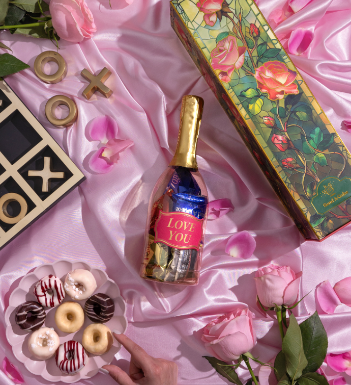 Rose Bubble Gift Box With Mini Cake Donuts