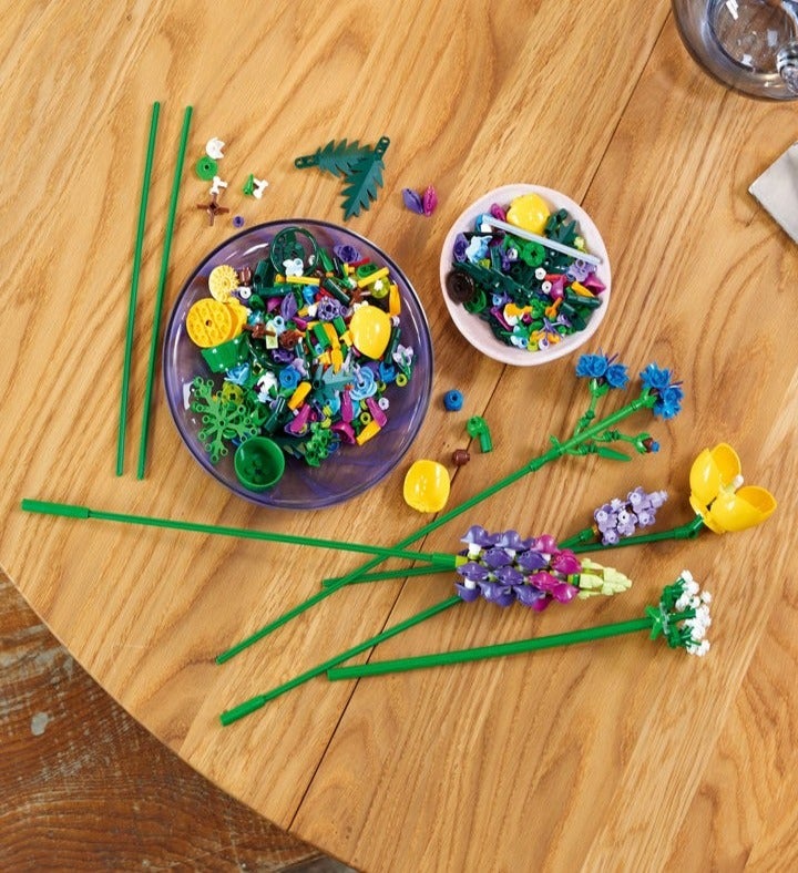 LEGO Icons Wildflower Bouquet 10313 Building Set 939 Pieces