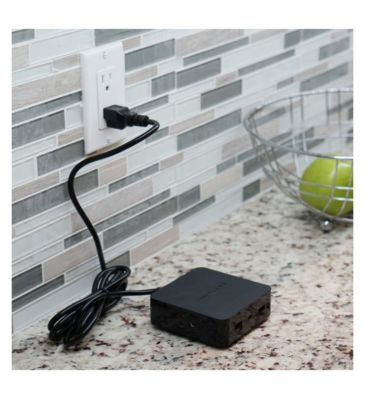 Limitless Innovations 5 port Charger With Ac Output    black