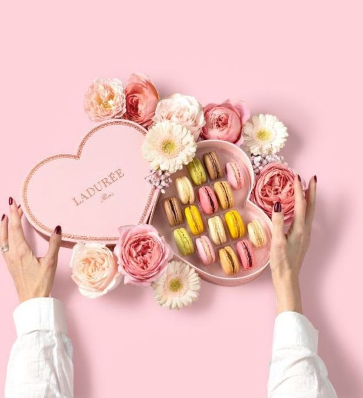 Valentine's Day 15 Macarons Gift Box