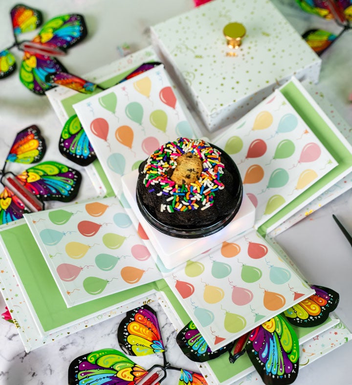  Surprise Explosion Chocolate Chip Cake Gift Box
