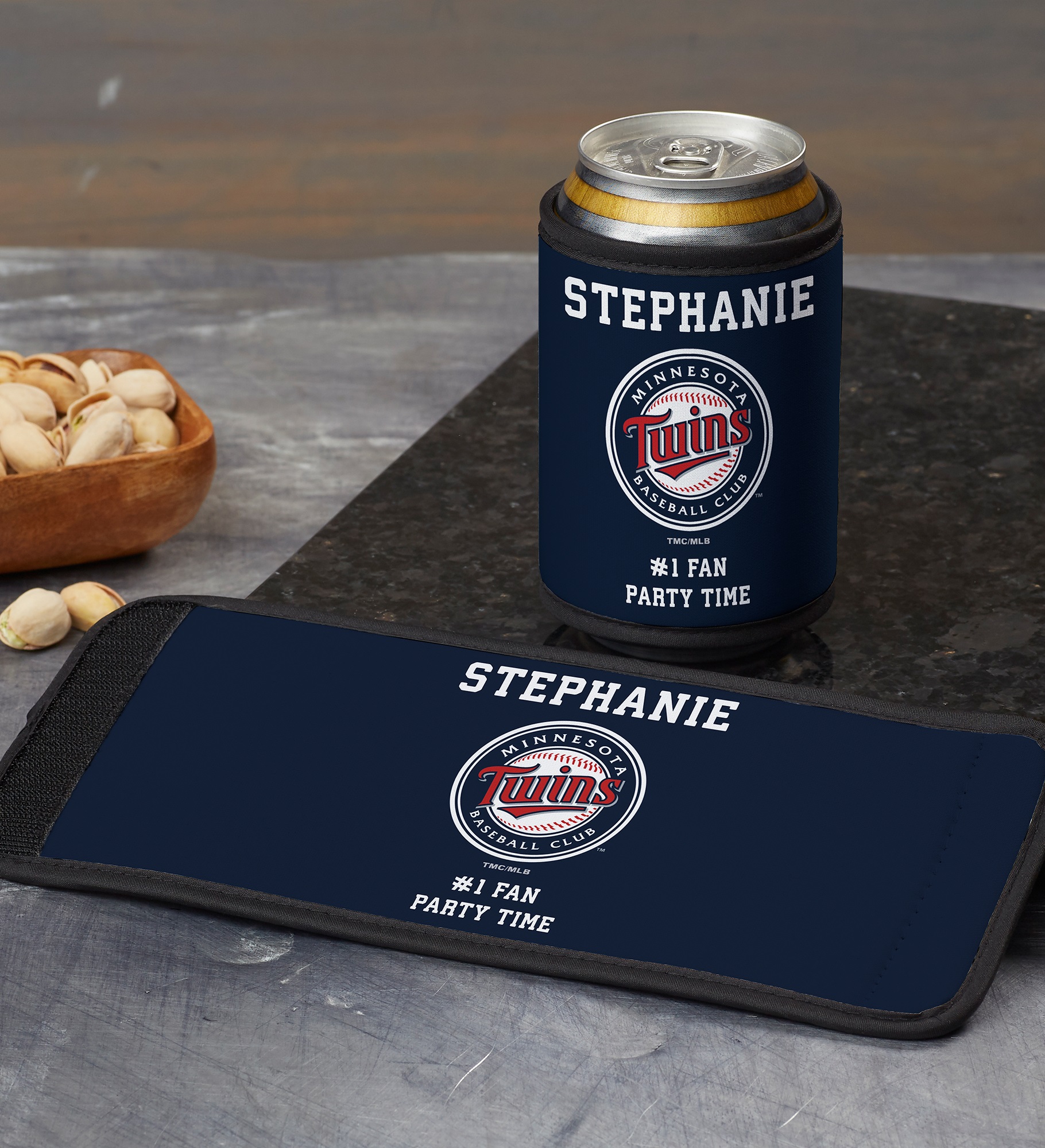 MLB Minnesota Twins Personalized Can & Bottle Wrap
