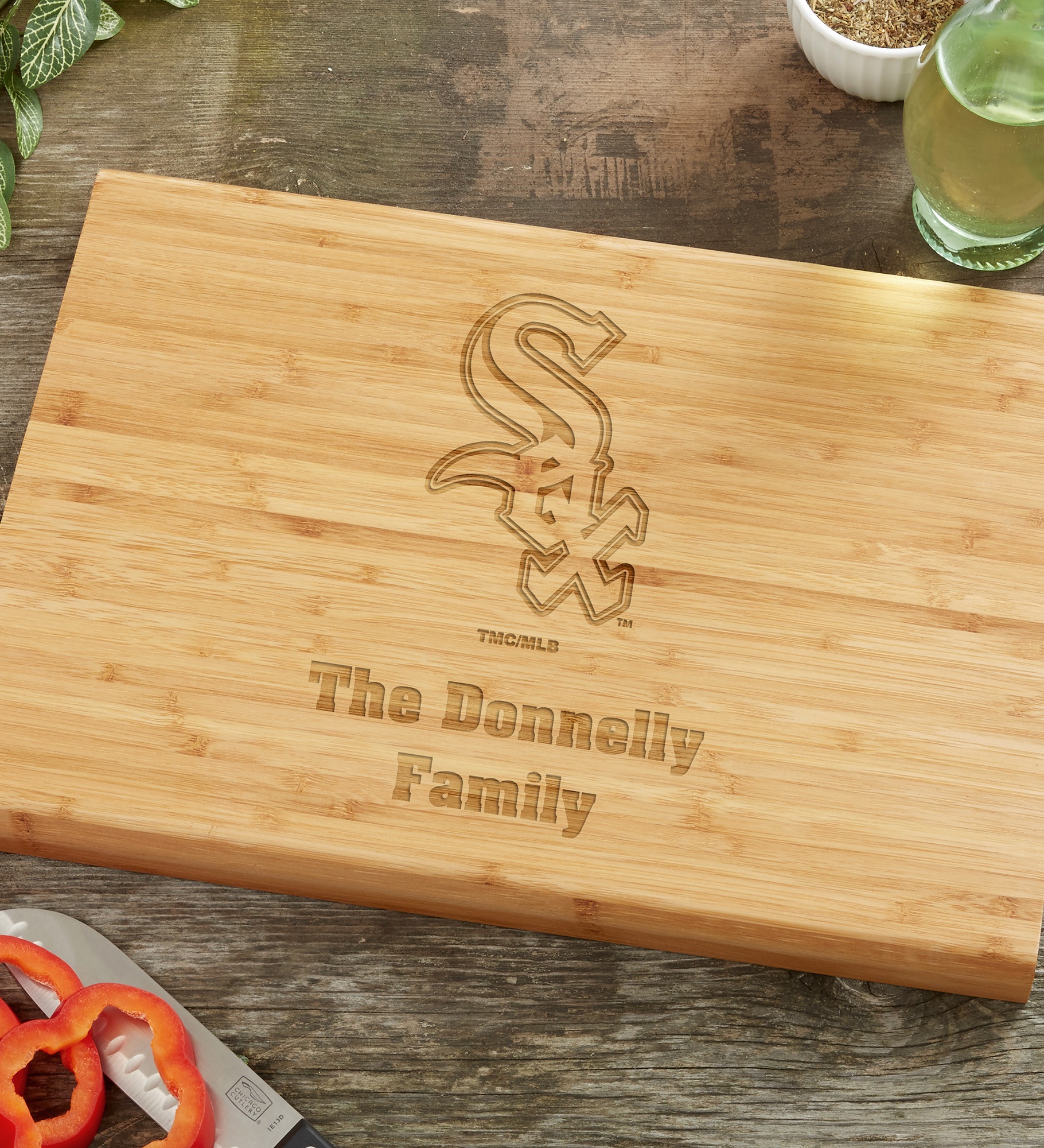 MLB Chicago White Sox Personalized Bamboo Cutting Board