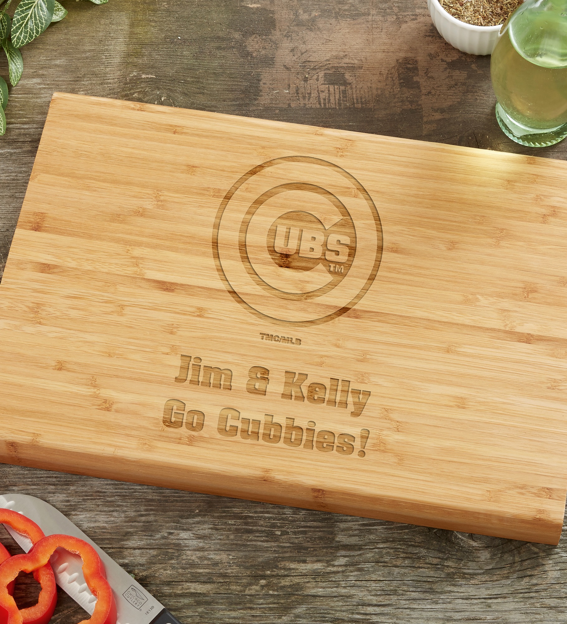 MLB Chicago Cubs Personalized Bamboo Cutting Board