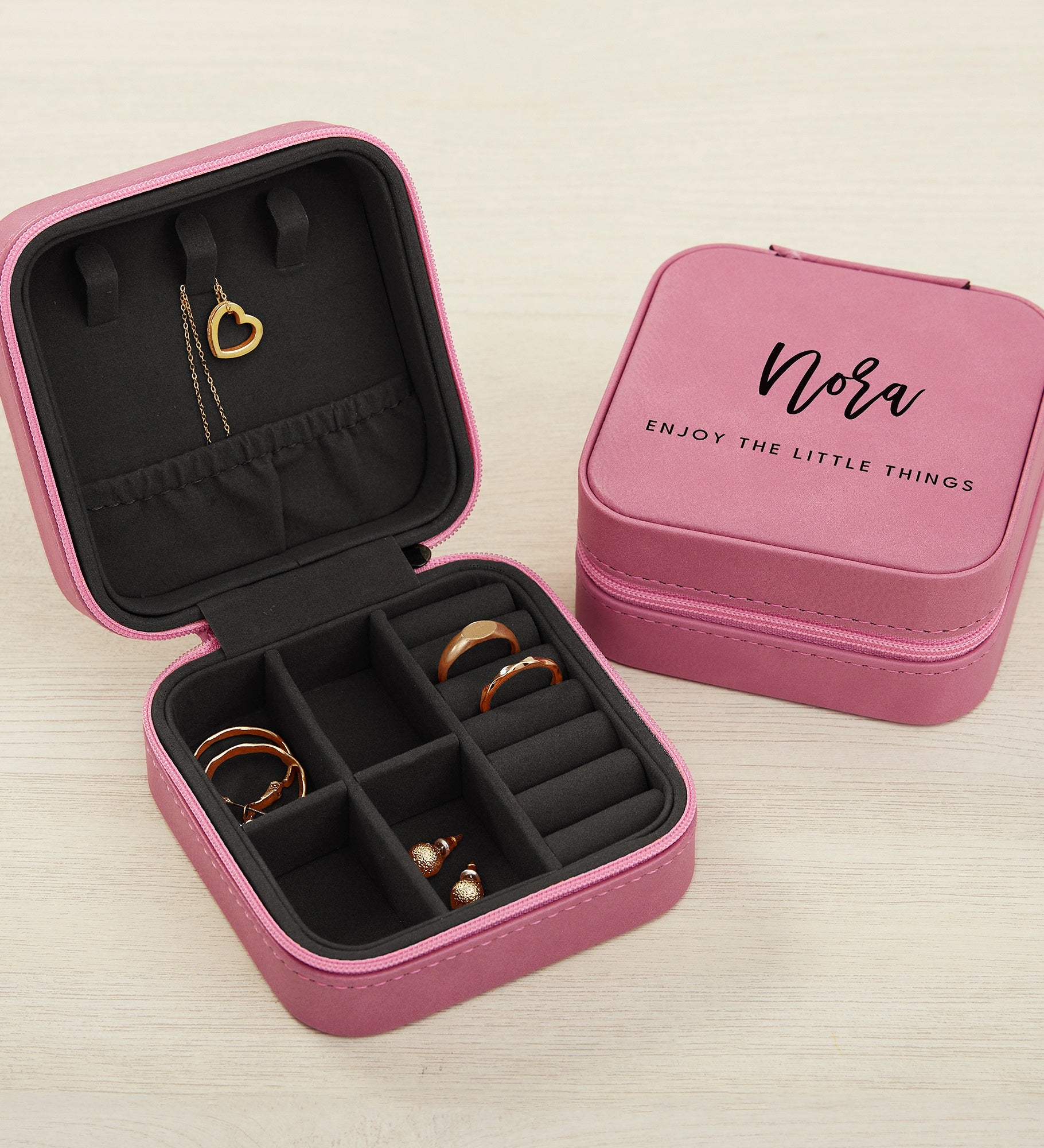 Scripty Style Personalized Leatherette Jewelry Case